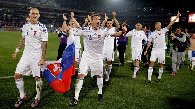 Fudbaleri Slovačke posle pobede nad Italijom 2010.
